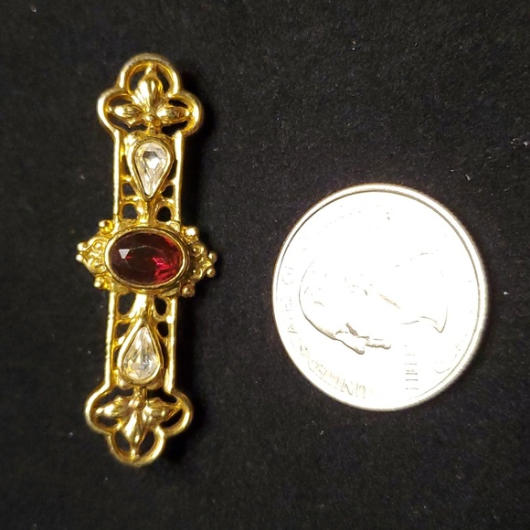 Vintage 1928 Goldtone Bar Pin With Teardrop and Garnet Crystals Detail - Picture 2 of 6